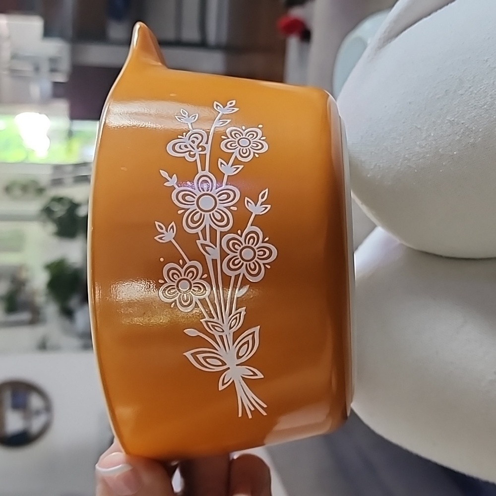VINTAGE Pyrex Butterfly Gold Bowl #478-B